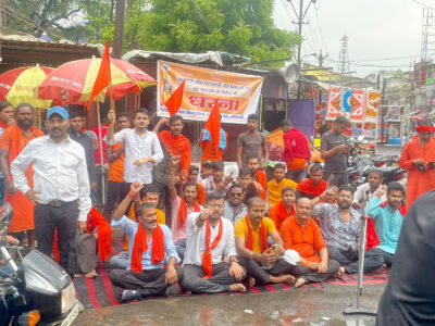 stone pelting on hindus